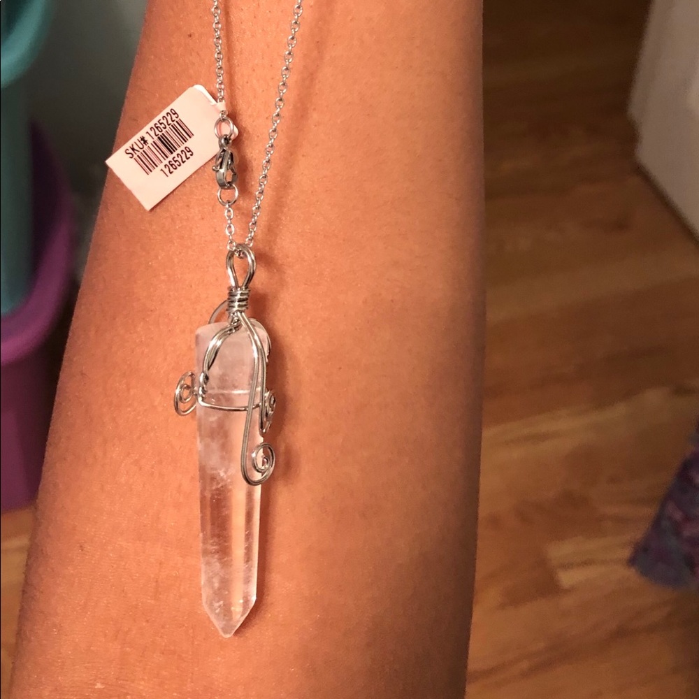 💎BRAND NEW💎 Natural crystal necklace